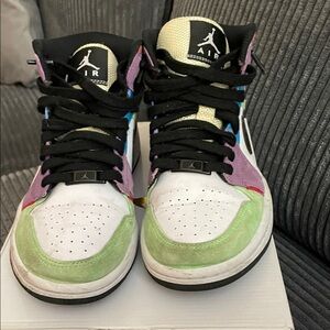 Women’s Air Jordan Lightbulb Sneakers